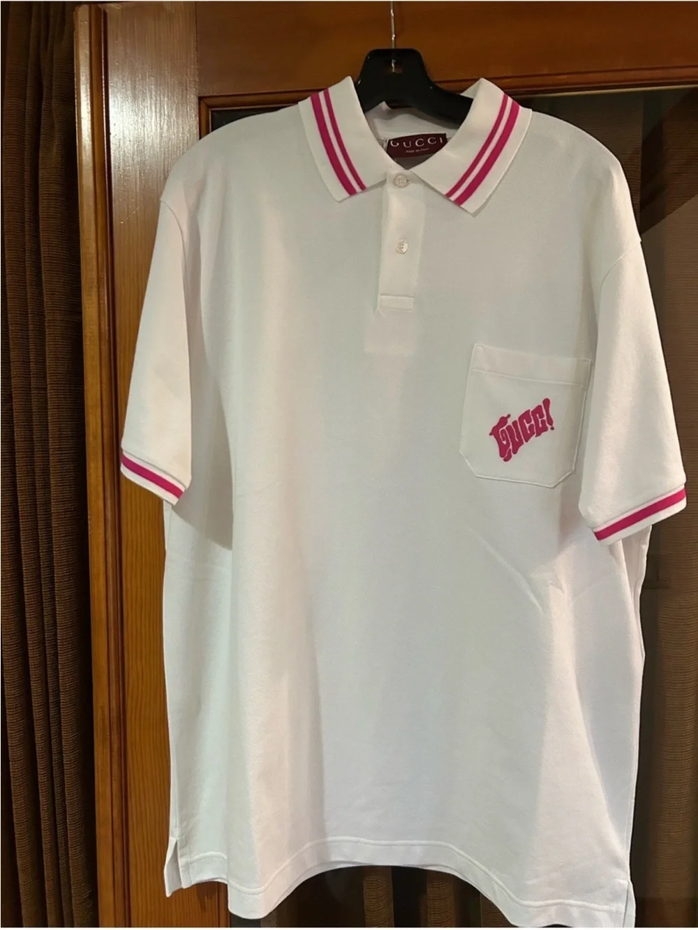Men’s Gucci polo shirt with pink embroidered logo and trim size XL made in Italy